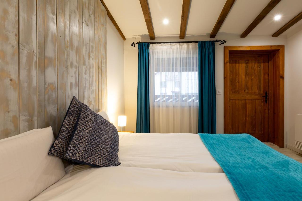 Къщи За Гости Сноуфлейк Snowflake Chalet And Snowflake Lodge バンスコ エクステリア 写真